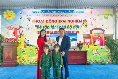 Hoạt động trải nghiệm “Bé tập làm chú bộ đội” năm học 2025-2026