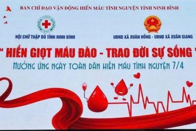 Cán bộ, giáo viên nhiên viên trường Mầm non Xuân Phú tham gia hiến máu tình nguyện